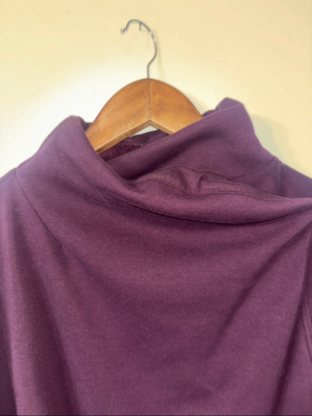 Athleta Purple Pullover Sweatshirt Top Workout Coverup Gym Lounge Size Small - Picture 6 of 9